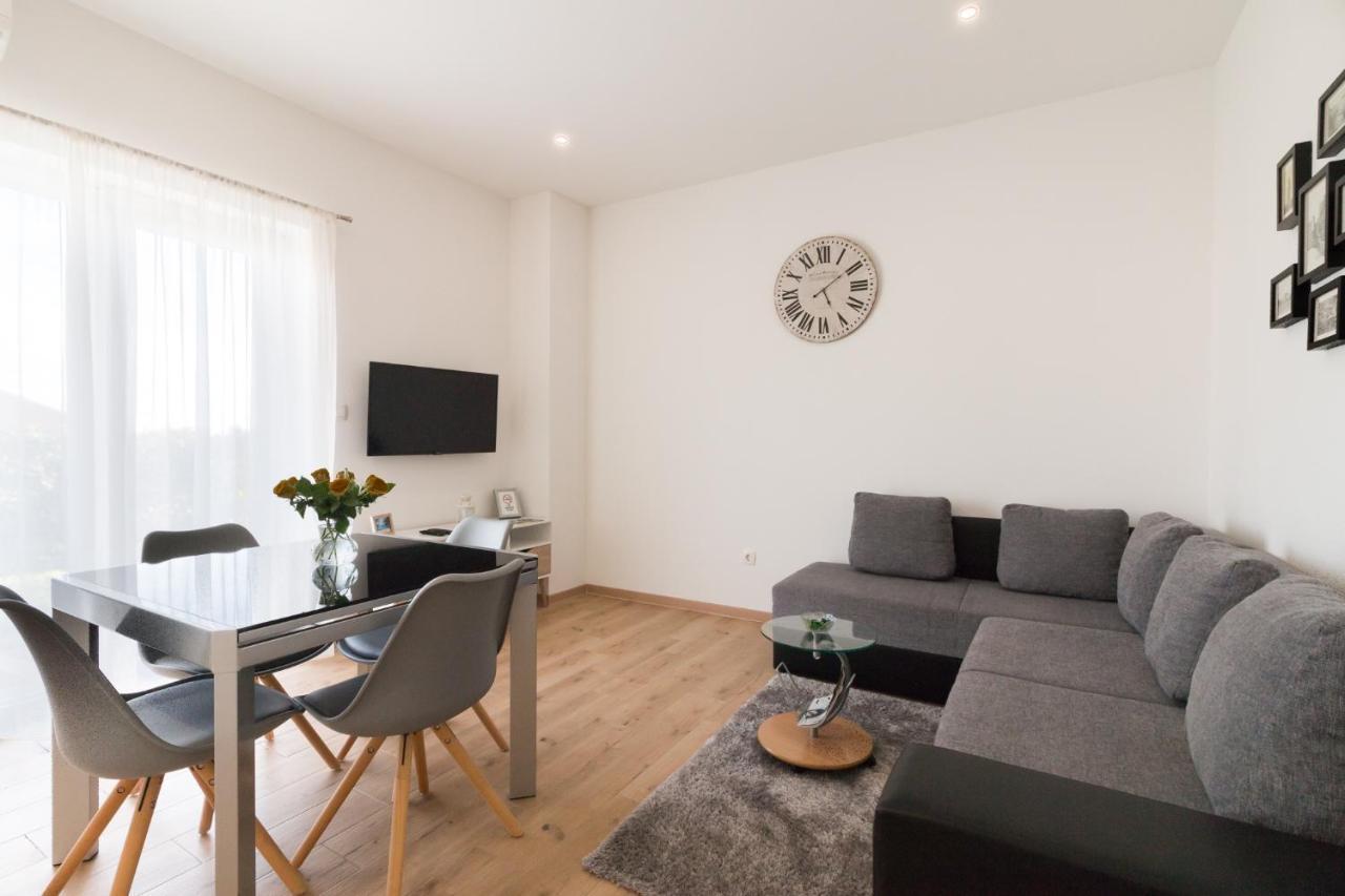 Apartments Lusani Сплит Экстерьер фото
