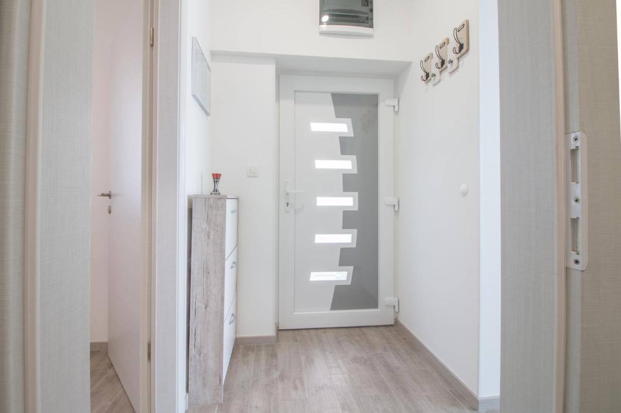 Apartments Lusani Сплит Экстерьер фото
