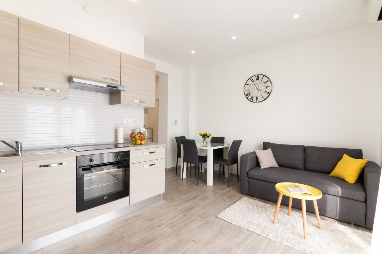 Apartments Lusani Сплит Экстерьер фото