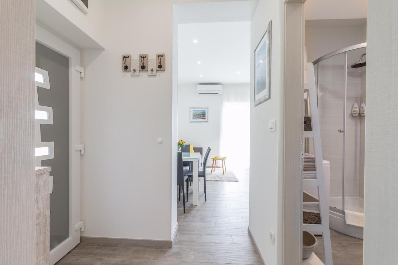 Apartments Lusani Сплит Экстерьер фото