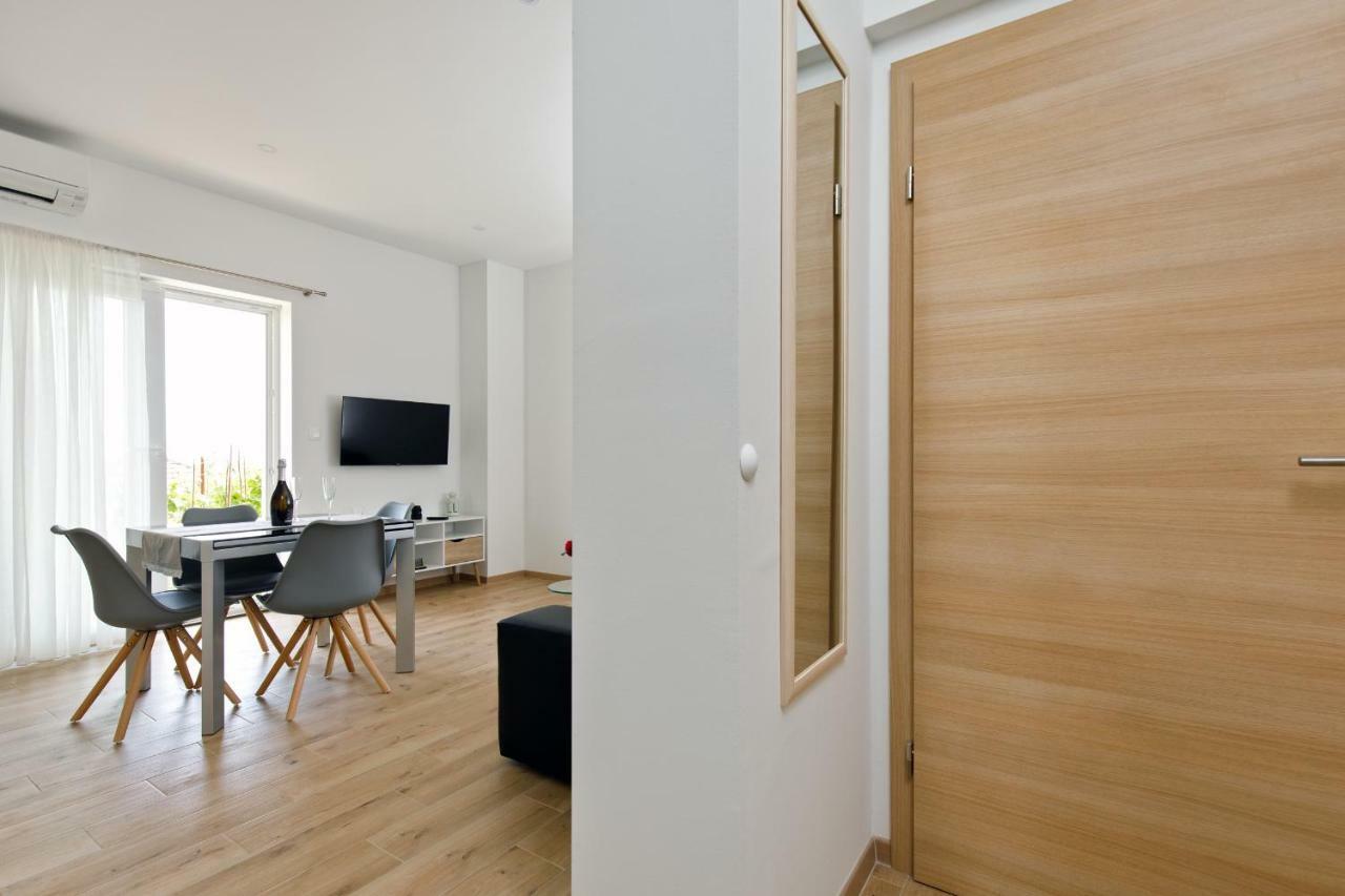 Apartments Lusani Сплит Экстерьер фото