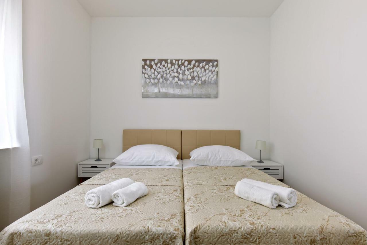 Apartments Lusani Сплит Экстерьер фото