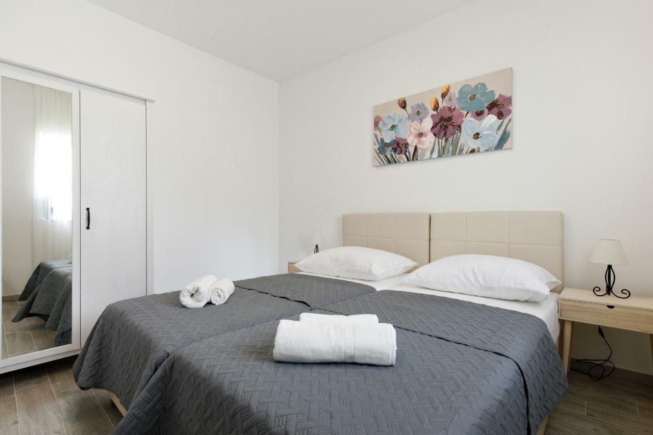 Apartments Lusani Сплит Экстерьер фото