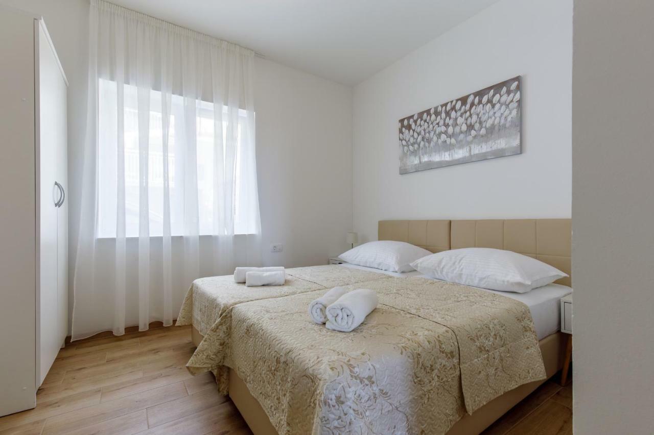 Apartments Lusani Сплит Экстерьер фото